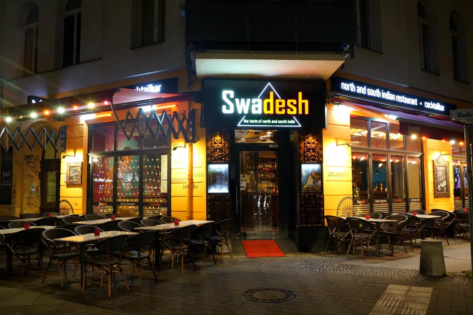 Eingang des Swadesh Restaurant in der Maaßenstraße in Berlin